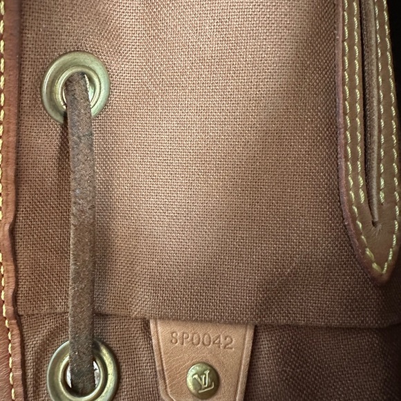 Vintage Monogram Montsouris MM Backpack Louis Vuitton - Picture 4 of 9